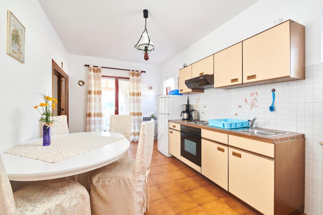 Haus Ana Apartment Porec Exterior photo