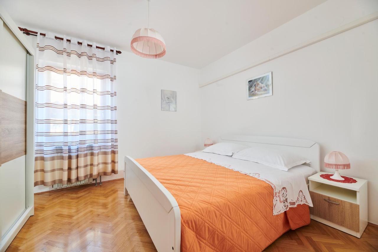 Haus Ana Apartment Porec Exterior photo