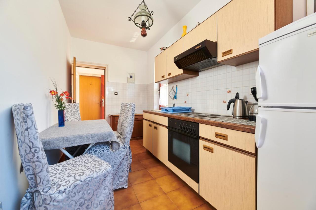 Haus Ana Apartment Porec Exterior photo